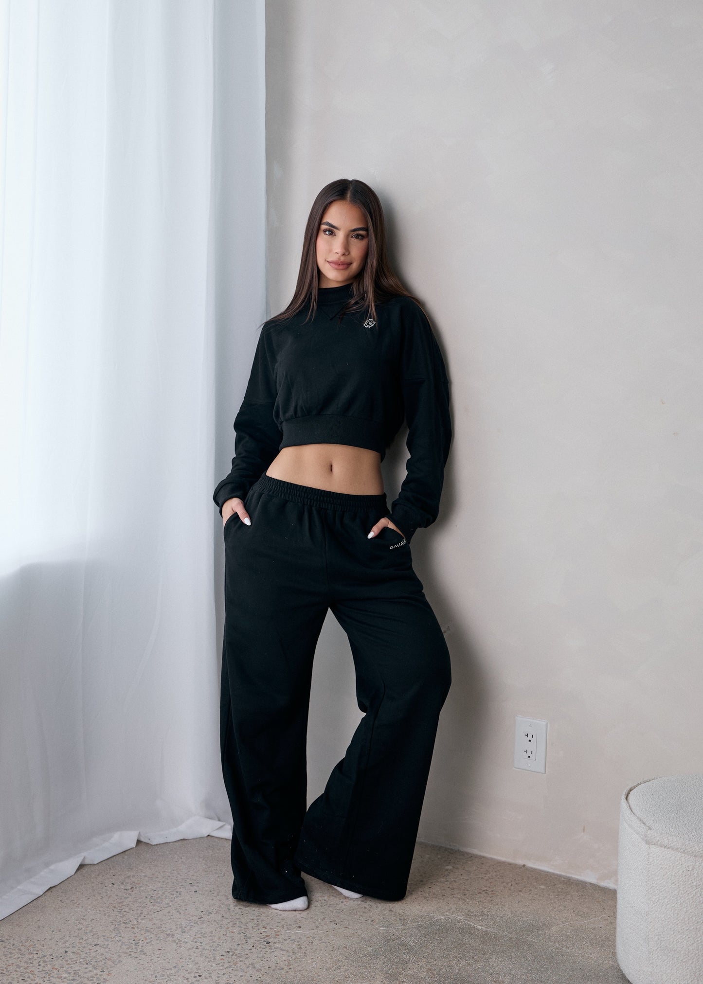 OFF-DUTY Cropped Hoodie Set