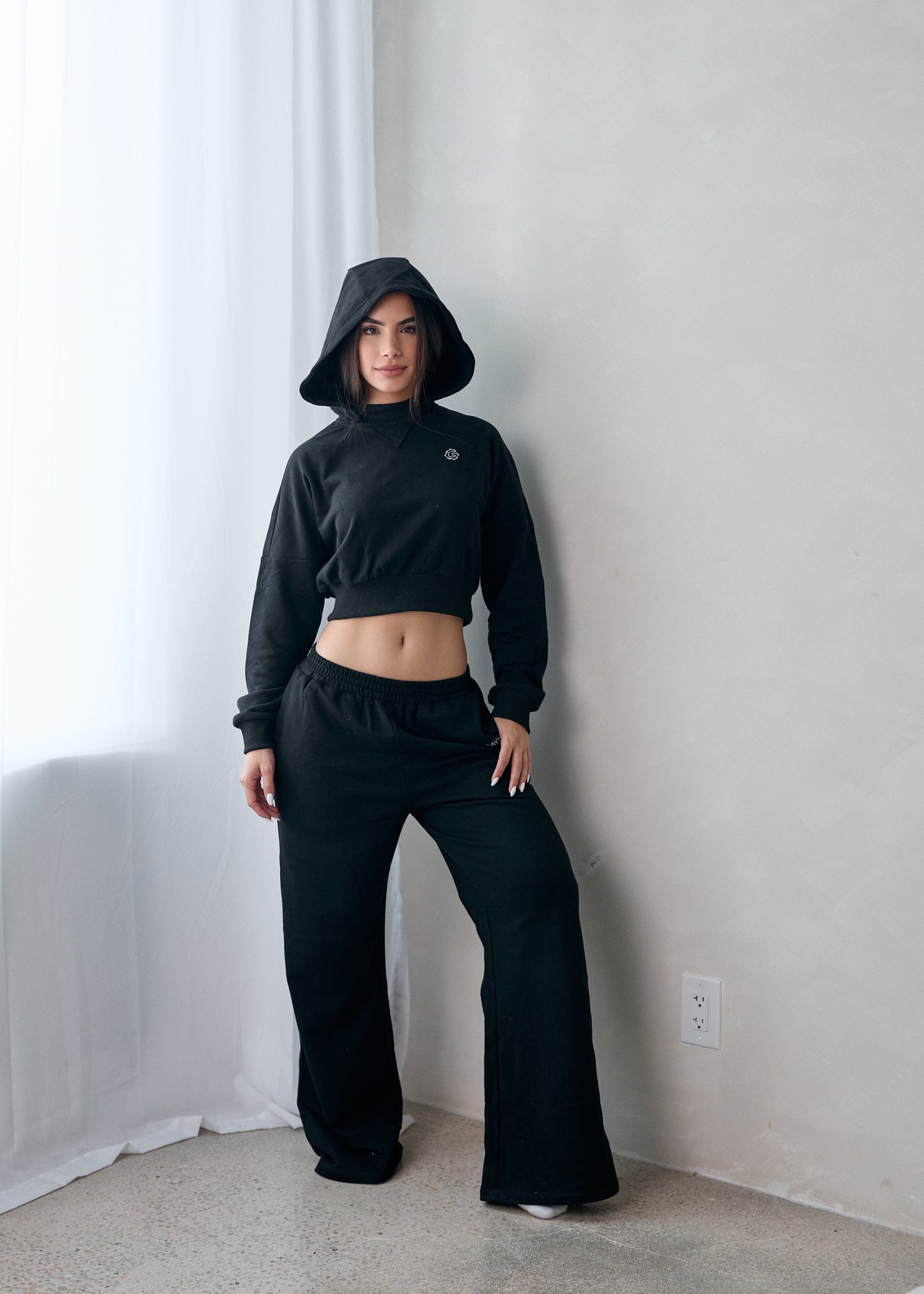 OFF-DUTY Cropped Hoodie Set