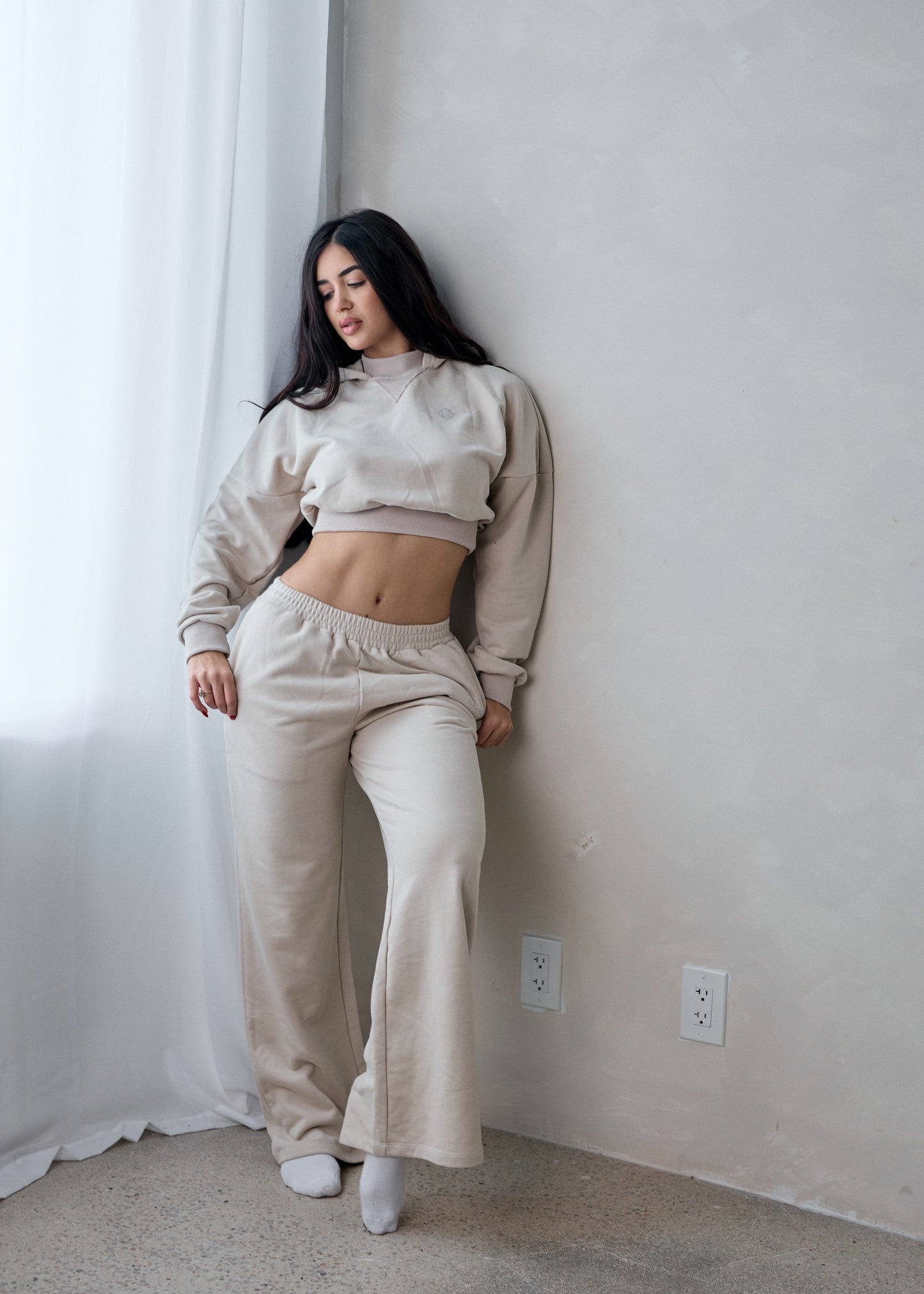 OFF-DUTY Cropped Hoodie Set