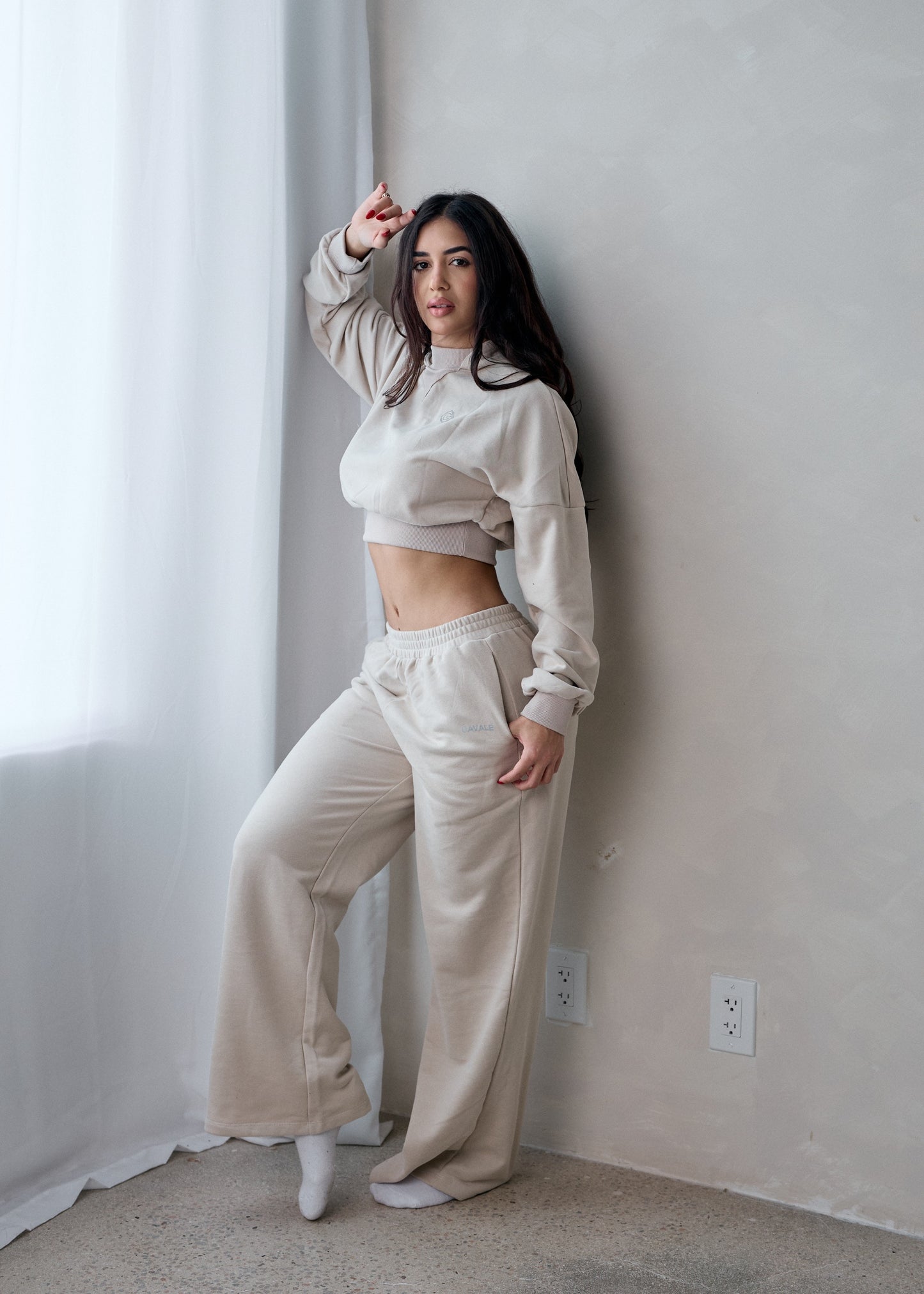 OFF-DUTY Cropped Hoodie Set