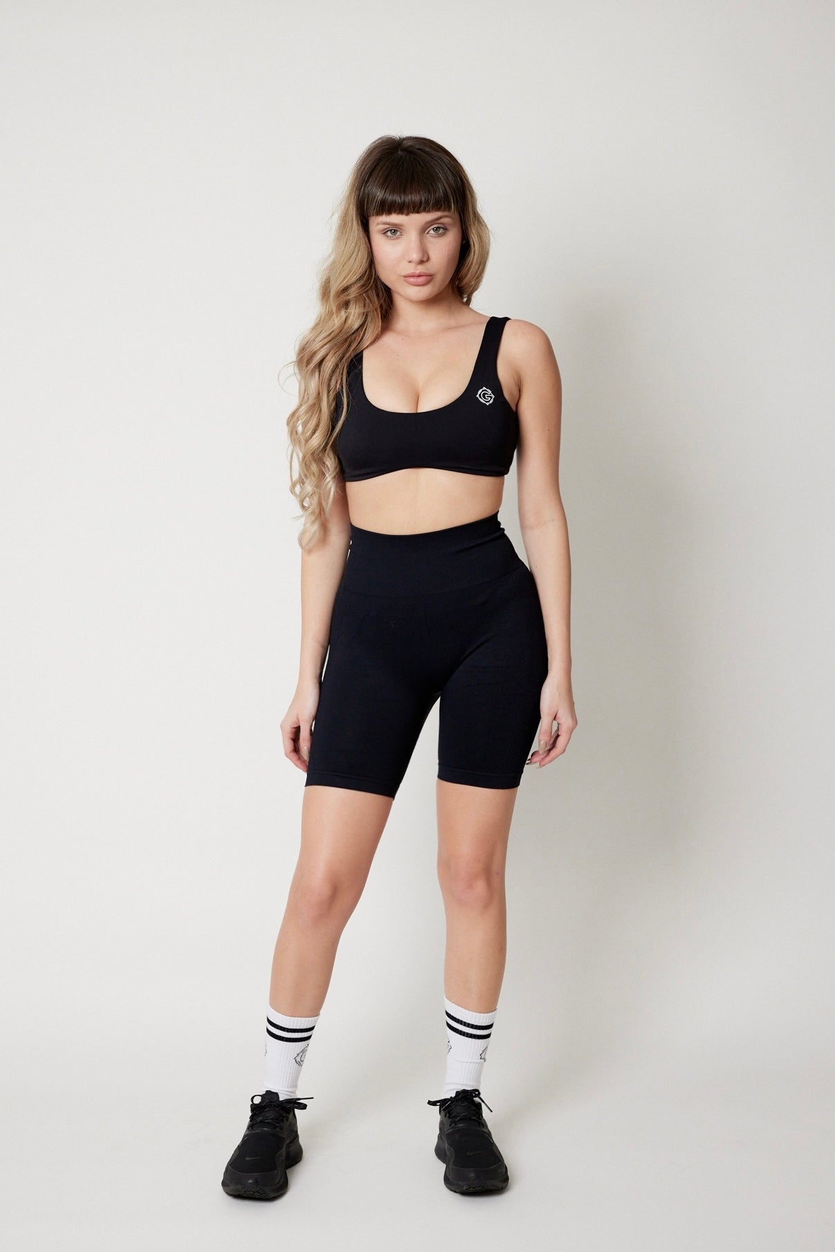 Silhouette Scrunch Shorts